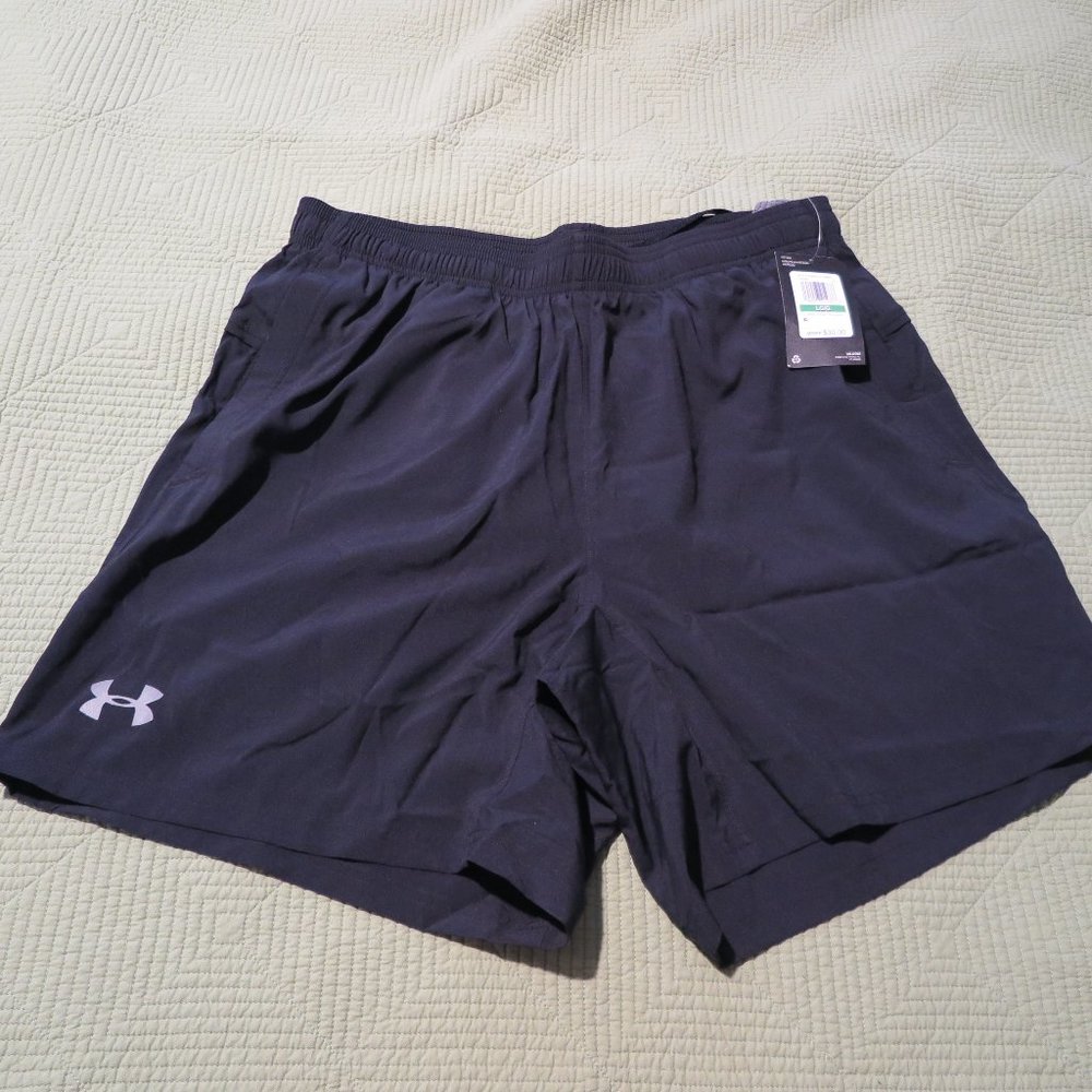 Under Armour Men's Black Shorts in Size L, NWT